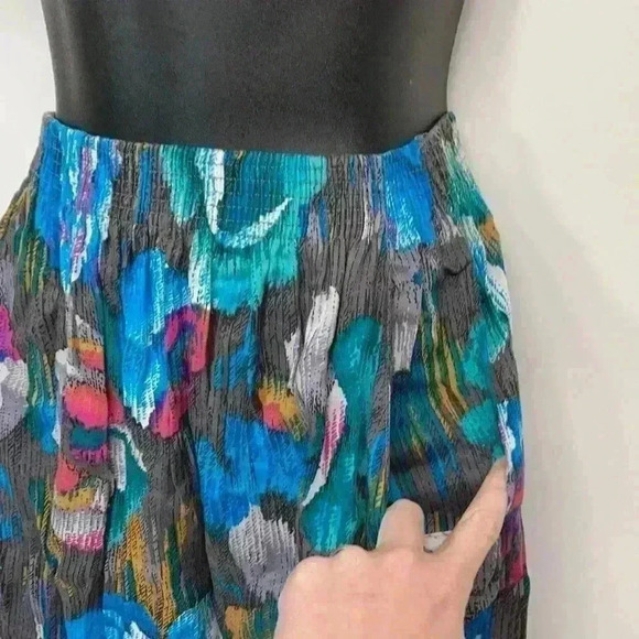 Vintage size small floral skirt with pockets - Picture 4 of 6